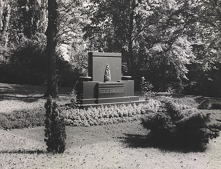 2_Das_Denkmal_in_den_50er_Jahren