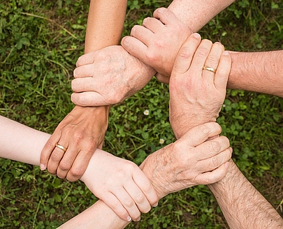Quelle: Pixabay Hilfsangebote, Zusammenhalt, Hände