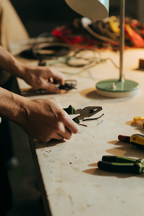 Zange, Hammer, Reparieren